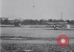 Immagine di Henri Farman Issy-les-Moulineaux Francia, 1908, secondo 57 filmato di repertorio 65675040853