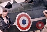 Standbild US Army fliers Blick auf verschiedene Flugzeuge am Flugplatz Kumming China, 1942, aus Sekunde 31 historischem Filmmaterial Videoclip 65675040867