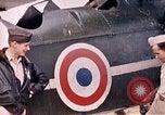Standbild US Army fliers Blick auf verschiedene Flugzeuge am Flugplatz Kumming China, 1942, aus Sekunde 32 historischem Filmmaterial Videoclip 65675040867