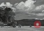 Immagine di Stati Uniti F4U Corsair aeromobile Vella Lavella campo seconda guerra mondiale Nuova Georgia Isole Salomone, 1943, secondo 62 filmato di repertorio 65675040873