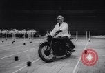 Standbild Polizei Festival Deutschland, 1957, aus Sekunde 4 historischem Filmmaterial Videoclip 65675040880