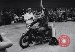 Standbild Polizei Festival Deutschland, 1957, aus Sekunde 17 historischem Filmmaterial Videoclip 65675040880