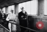 Standbild Queen Elizabeth besuche Bergwerke Vereinigtes Königreich, 1958, aus Sekunde 19 historischem Filmmaterial Videoclip 65675040892