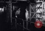 Standbild Queen Elizabeth besuche Bergwerke Vereinigtes Königreich, 1958, aus Sekunde 25 historischem Filmmaterial Videoclip 65675040892