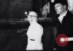 Standbild Queen Elizabeth besuche Bergwerke Vereinigtes Königreich, 1958, aus Sekunde 39 historischem Filmmaterial Videoclip 65675040892