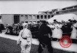 Standbild Queen Elizabeth besuche Bergwerke Vereinigtes Königreich, 1958, aus Sekunde 55 historischem Filmmaterial Videoclip 65675040892
