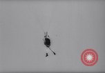 Standbild Fallschirm Wettbewerb Paris Frankreich, 1958, aus Sekunde 19 historischem Filmmaterial Videoclip 65675040894