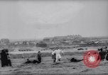 Standbild Fallschirm Wettbewerb Paris Frankreich, 1958, aus Sekunde 43 historischem Filmmaterial Videoclip 65675040894