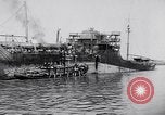 Standbild beschädigte Schiff Atlantikküste, 1942, aus Sekunde 7 historischem Filmmaterial Videoclip 65675040908