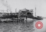 Standbild beschädigte Schiff Atlantikküste, 1942, aus Sekunde 8 historischem Filmmaterial Videoclip 65675040908