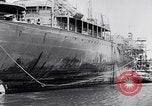 Standbild beschädigte Schiff Atlantikküste, 1942, aus Sekunde 45 historischem Filmmaterial Videoclip 65675040908