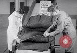 Immagine di Gomma Buna United States USA, 1942, secondo 43 filmato di repertorio 65675040909
