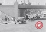 Standbild Car-pooling Middle River Maryland USA, 1942, aus Sekunde 8 historischem Filmmaterial Videoclip 65675040912