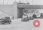 Standbild Car-pooling Middle River Maryland USA, 1942, aus Sekunde 9 historischem Filmmaterial Videoclip 65675040912