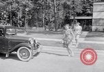 Standbild Car-pooling Middle River Maryland USA, 1942, aus Sekunde 23 historischem Filmmaterial Videoclip 65675040912