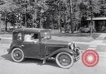 Standbild Car-pooling Middle River Maryland USA, 1942, aus Sekunde 30 historischem Filmmaterial Videoclip 65675040912