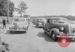 Standbild Car-pooling Middle River Maryland USA, 1942, aus Sekunde 36 historischem Filmmaterial Videoclip 65675040912