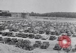 Standbild Car-pooling Middle River Maryland USA, 1942, aus Sekunde 39 historischem Filmmaterial Videoclip 65675040912