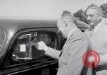 Standbild Car-pooling Middle River Maryland USA, 1942, aus Sekunde 42 historischem Filmmaterial Videoclip 65675040912