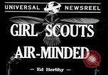 Immagine di Girl Scouts United States USA, 1942, secondo 3 filmato di repertorio 65675040913