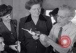 Immagine di Girl Scouts United States USA, 1942, secondo 10 filmato di repertorio 65675040913
