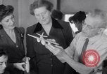Immagine di Girl Scouts United States USA, 1942, secondo 11 filmato di repertorio 65675040913