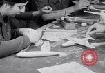 Immagine di Girl Scouts United States USA, 1942, secondo 13 filmato di repertorio 65675040913