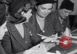 Immagine di Girl Scouts United States USA, 1942, secondo 16 filmato di repertorio 65675040913