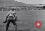 Immagine di Il baseball Belfast Irlanda, 1942, secondo 27 filmato di repertorio 65675040915