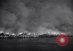 Standbild wütende Feuer Weehawken New Jersey USA, 1947, aus Sekunde 15 historischem Filmmaterial Videoclip 65675040918