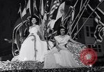 Standbild Orange Bowl Parade Miami Florida USA, 1947, aus Sekunde 15 historischem Filmmaterial Videoclip 65675040922