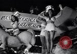 Standbild Orange Bowl Parade Miami Florida USA, 1947, aus Sekunde 35 historischem Filmmaterial Videoclip 65675040922