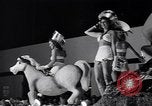 Standbild Orange Bowl Parade Miami Florida USA, 1947, aus Sekunde 38 historischem Filmmaterial Videoclip 65675040922
