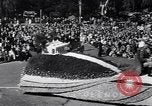 Image Float Parade Pasadena California USA, 1947, de la seconde 56 séquences d'archives historiques vidéo 65675040925