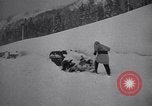 Immagine di Operazioni di salvataggio Stevens Pass Washington USA, 1947, secondo 15 filmato di repertorio 65675040926