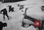Immagine di Operazioni di salvataggio Stevens Pass Washington USA, 1947, secondo 23 filmato di repertorio 65675040926