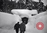 Immagine di Operazioni di salvataggio Stevens Pass Washington USA, 1947, secondo 25 filmato di repertorio 65675040926