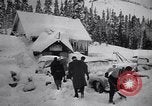 Immagine di Operazioni di salvataggio Stevens Pass Washington USA, 1947, secondo 33 filmato di repertorio 65675040926