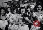 Immagine di Pollo corteo di bellezza Petaluma California USA, 1947, secondo 31 filmato di repertorio 65675040927