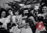 Immagine di Pollo corteo di bellezza Petaluma California USA, 1947, secondo 32 filmato di repertorio 65675040927
