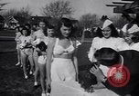 Immagine di Pollo corteo di bellezza Petaluma California USA, 1947, secondo 35 filmato di repertorio 65675040927