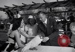 Immagine di Pollo corteo di bellezza Petaluma California USA, 1947, secondo 41 filmato di repertorio 65675040927