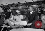 Immagine di Pollo corteo di bellezza Petaluma California USA, 1947, secondo 42 filmato di repertorio 65675040927