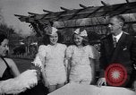 Immagine di Pollo corteo di bellezza Petaluma California USA, 1947, secondo 44 filmato di repertorio 65675040927