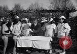 Immagine di Pollo corteo di bellezza Petaluma California USA, 1947, secondo 47 filmato di repertorio 65675040927