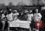 Immagine di Pollo corteo di bellezza Petaluma California USA, 1947, secondo 48 filmato di repertorio 65675040927