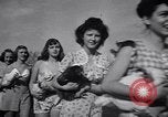 Immagine di Pollo corteo di bellezza Petaluma California USA, 1947, secondo 49 filmato di repertorio 65675040927