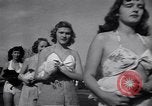 Immagine di Pollo corteo di bellezza Petaluma California USA, 1947, secondo 51 filmato di repertorio 65675040927