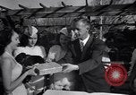 Immagine di Pollo corteo di bellezza Petaluma California USA, 1947, secondo 53 filmato di repertorio 65675040927