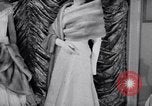 Immagine di Sfilata di moda New York United States USA, 1956, secondo 20 filmato di repertorio 65675040936